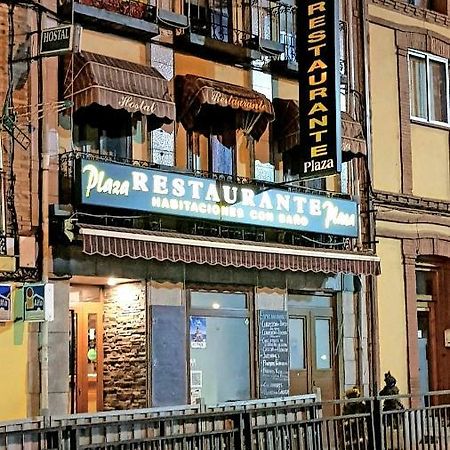 אל אספינאר Hostal Plaza מראה חיצוני תמונה