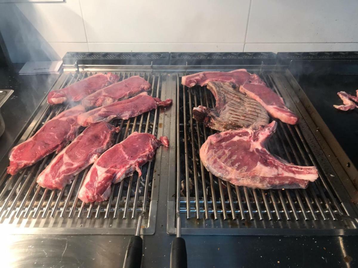 אל אספינאר Hostal Plaza מראה חיצוני תמונה